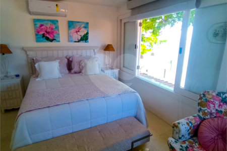 Casa à venda com 5 quartos, sendo 4 suítes, em Manguinhos, Armação dos Búzios, RJ