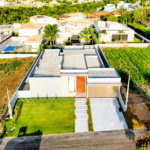 Casa à venda com 3 quartos, sendo 2 suítes, no condomínio Village da Serra, Araçoiaba da Serra - SP