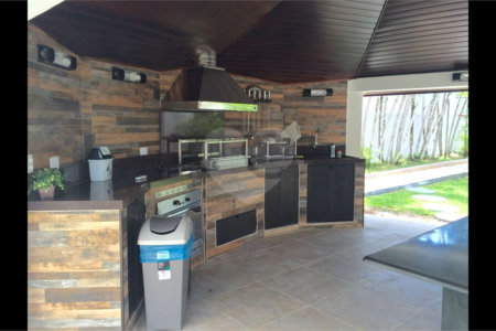 Casa à venda com 8 quartos, sendo 6 suítes,  no condomínio Acapulco, Guarujá - SP