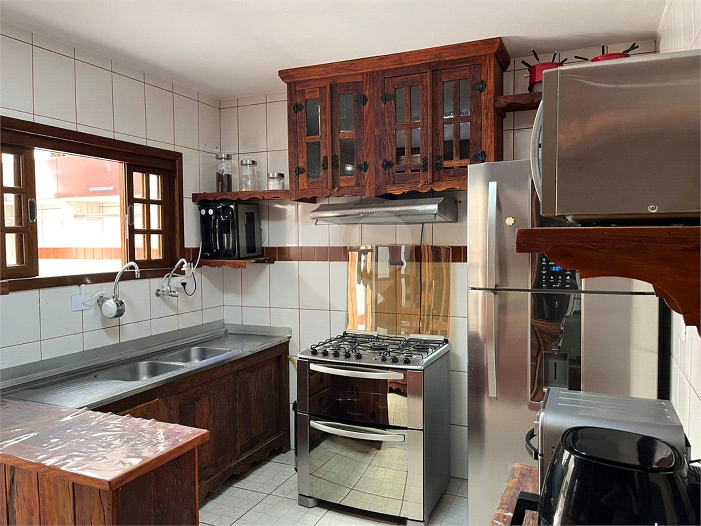 Casa Térrea à venda com 5 quartos, sendo 3 suítes,  em Vila Oliveira, Mogi das Cruzes, SP