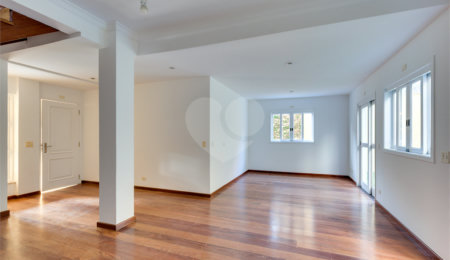 Casa para alugar com 4 quartos, sendo 2 suítes,  no condomínio Cassiano Ricardo, São Paulo - SP