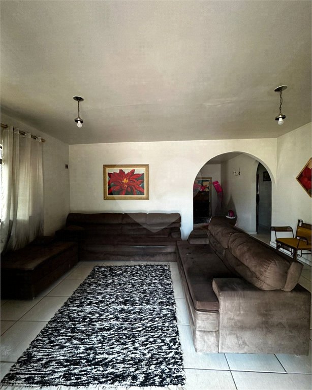 Casa à venda com 3 quartos, sendo 1 suíte, no Centro, Ponta Porã, MS