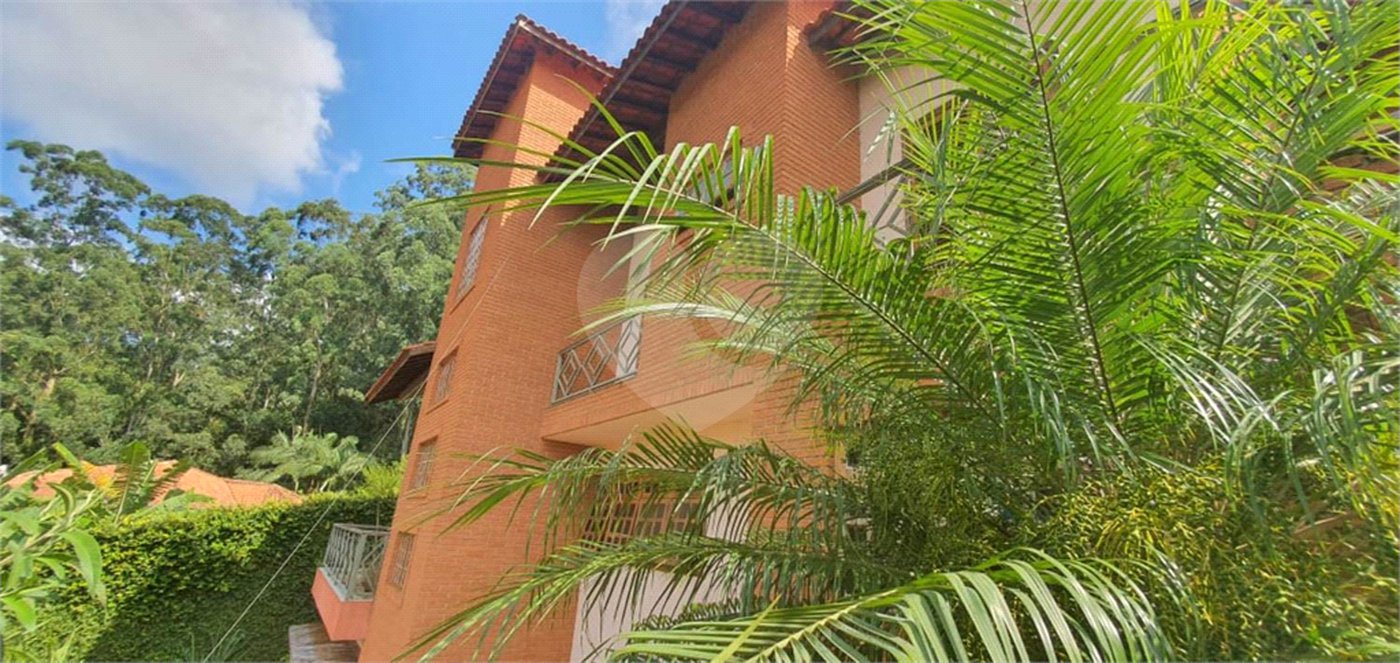 Sobrado à venda ou para alugar com 5 quartos, sendo 3 suítes,  em Tremembé, São Paulo, SP
