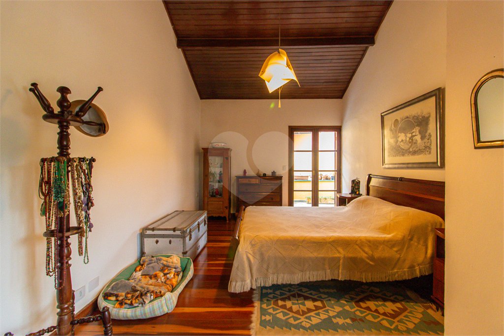 Casa à venda com 3 quartos, sendo 1 suíte,  no condomínio Jardim Hipico, São Paulo - SP