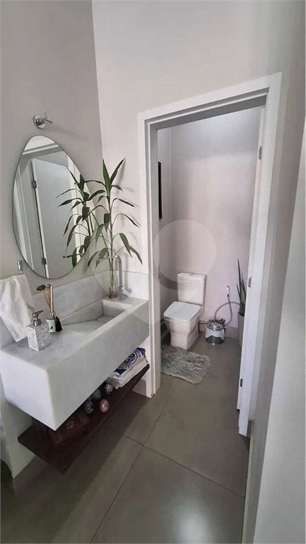 Casa à venda com 3 quartos, sendo 1 suíte, no condomínio Vale do Lago, Sorocaba - SP