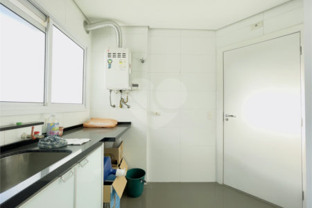 Apartamento à venda com 3 quartos, sendo 1 suíte,  em Nova Petrópolis, São Bernardo do Campo, SP