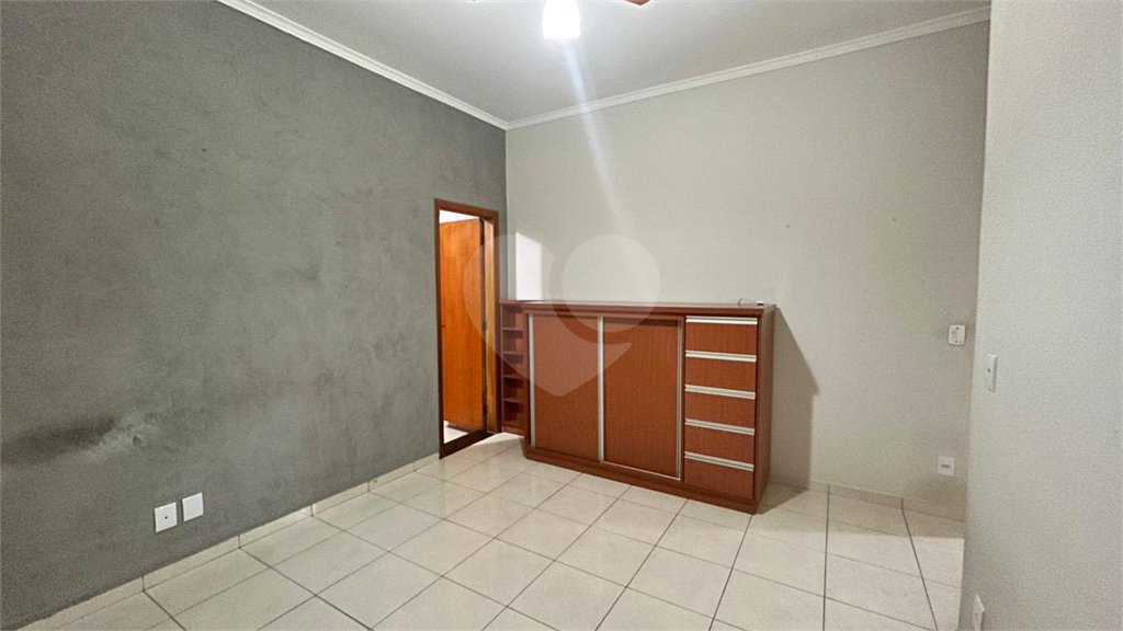 Casa à venda com 3 quartos, sendo 1 suíte,  em Ipê, Três Lagoas, MS