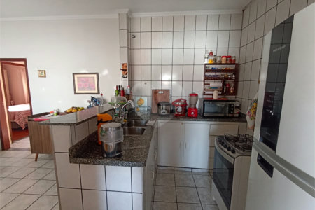 Casa à venda com 3 quartos em Vila Reis, Itapetininga, SP