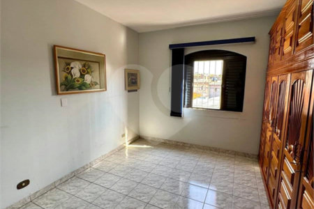 Sobrado à venda com 4 quartos, sendo 1 suíte,  em Vila Cleonice, São Paulo, SP