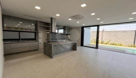 Casa à venda com 4 suítes no condomínio Alphaville Nova Esplanada 1, Votorantim - SP