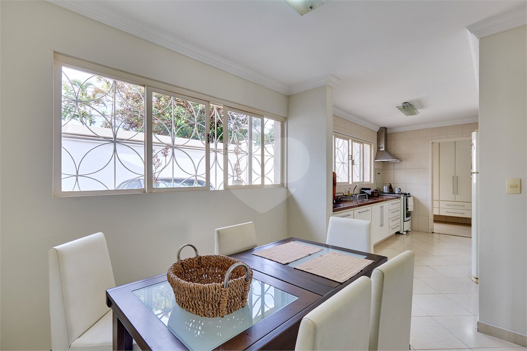 Casa de Vila à venda com 4 quartos, sendo 2 suítes, em Campo Grande, São Paulo, SP