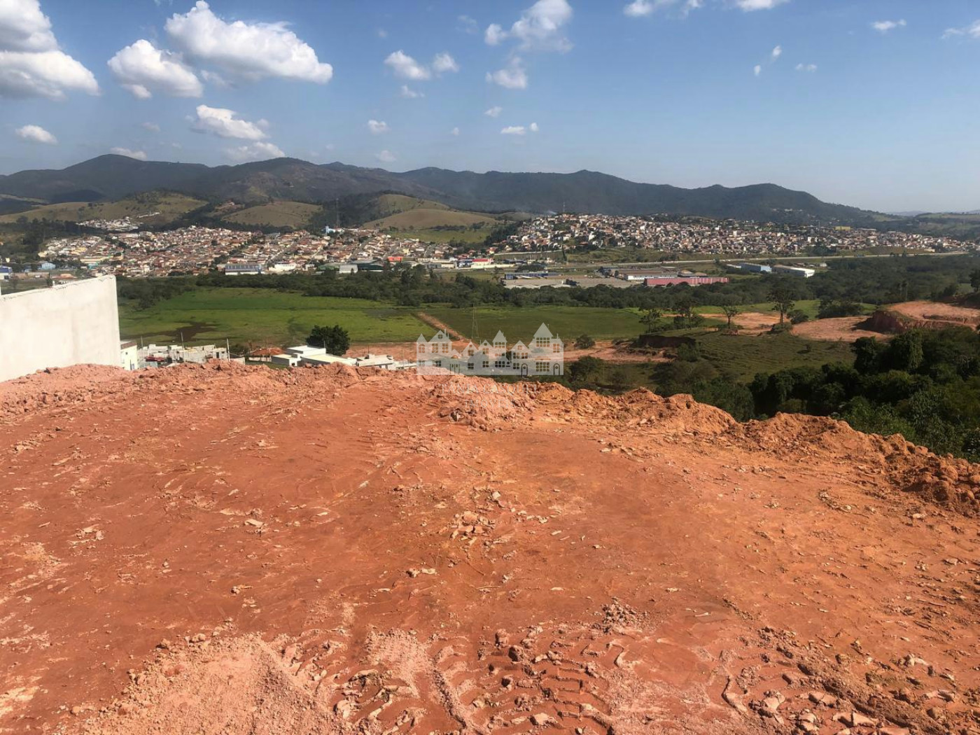 Terreno à venda no condomínio Alto da Floresta, Bom Jesus dos Perdões - SP