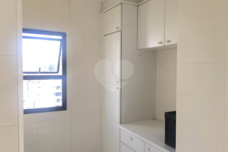 Apartamento à venda com 3 suítes em Vila Andrade, São Paulo, SP