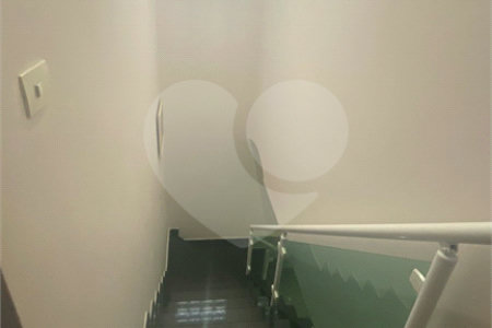 Sobrado à venda com 3 quartos, sendo 1 suíte, em Vila Virgínia, Itaquaquecetuba, SP