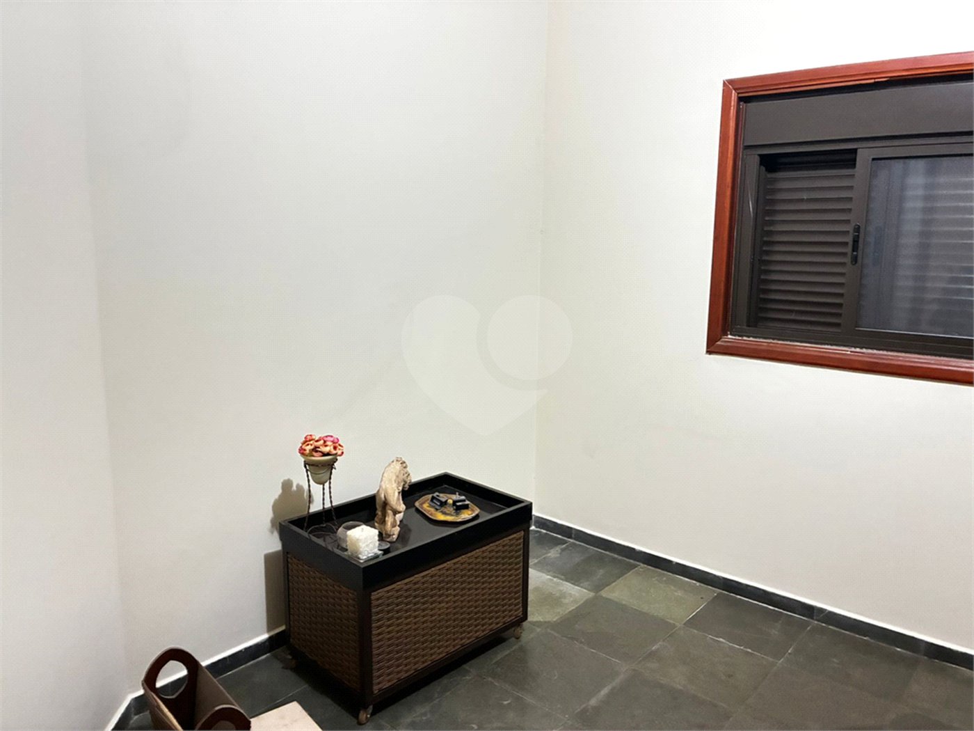 Sobrado para alugar com 4 quartos, sendo 2 suítes,  no Centro, Três Lagoas, MS