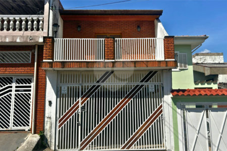 Sobrado à venda com 3 quartos, sendo 2 suítes, em Cidade São Francisco, São Paulo, SP