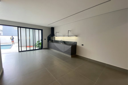 Casa à venda com 3 suítes no condomínio Portal dos Bandeirantes, Salto - SP