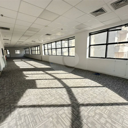 Conjunto comercial à Venda ou Locação na República com 376,56 m² de área útil 10 vagas