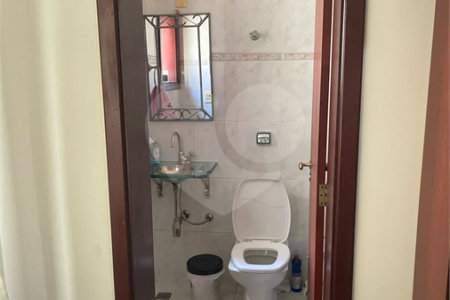 Sobrado à venda com 3 quartos, sendo 1 suíte, em Jardim Regina, Indaiatuba, SP