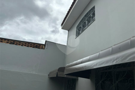 Sobrado à venda com 4 quartos, sendo 1 suíte,  em Jardim Santa Rosa, Araraquara, SP