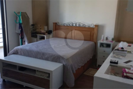 Luxuoso Sobrado com 4 Suítes