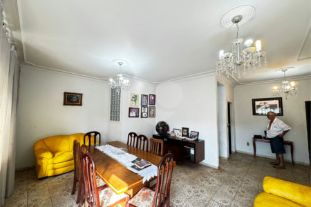 Sobrado à venda com 5 quartos, sendo 2 suítes, em Vila Monte Alegre, Ribeirão Preto, SP
