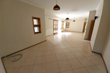 Casa Térrea no Condomínio Damha I,