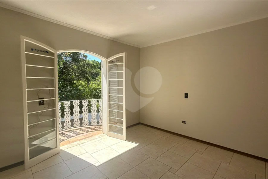 Venda Casa com 4 Dormitórios no Parque Santa Cecília
