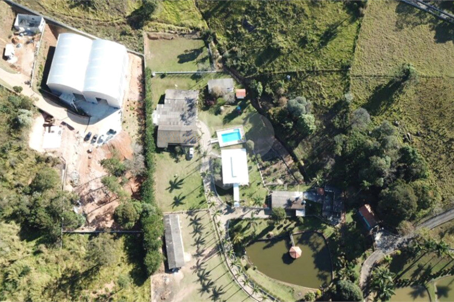 Chácara à venda com 4 quartos, sendo 1 suíte, em Luiz Fagundes, Mairiporã, SP