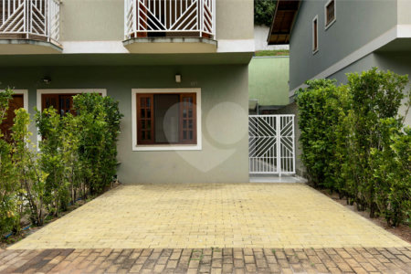 Casa à venda com 2 quartos no condomínio Portal dos Gamez, Atibaia - SP