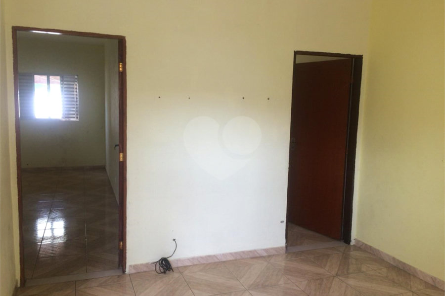 Sobrado à venda com 8 quartos em Tremembé, São Paulo, SP
