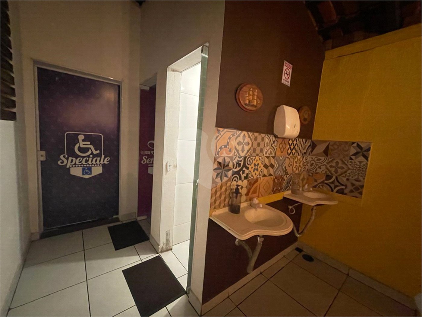 Sobrado à venda com 2 quartos, sendo 1 suíte, em Estância Balneária Hawai, Caraguatatuba, SP
