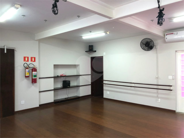 Sobrado à venda com 4 quartos em Alto da Boa Vista, São Paulo, SP