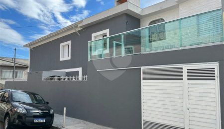 Sobrado à venda com 3 quartos em Vila Laís, São Paulo, SP