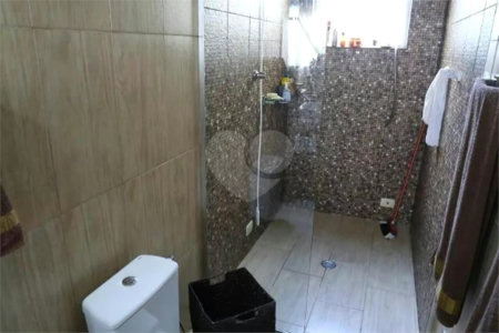 Sobrado à venda com 6 quartos, sendo 5 suítes, em Vila Paranaguá, São Paulo, SP