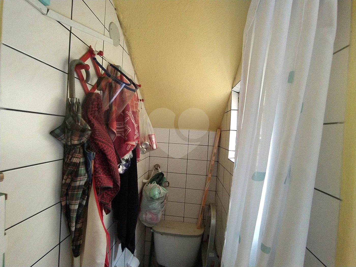 Casa à venda com 6 quartos, sendo 2 suítes, em Chora Menino, São Paulo, SP