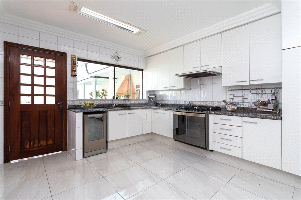 Casa à venda com 4 quartos, sendo 3 suítes, em Vila Mariana, São Paulo, SP