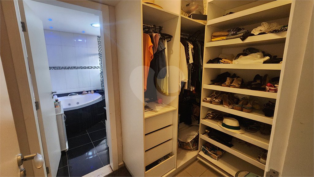 Casa à venda com 3 suítes no condomínio Vivendas do Lago, Sorocaba - SP