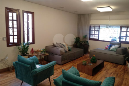 Sobrado à venda com 4 quartos, sendo 2 suítes,  em City Campo Grande, São Paulo, SP