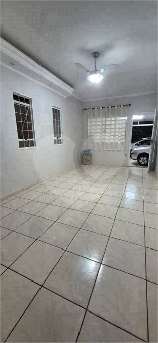 Casa à venda com 3 quartos em Jardim do Carmo, Araraquara, SP