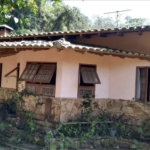 Casa à venda com 4 quartos, sendo 1 suíte, no condomínio Quinta da Cachoeira, Embu das Artes - SP