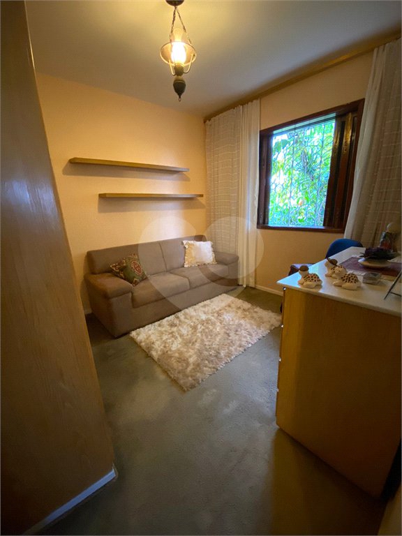 Casa à venda com 4 quartos, sendo 1 suíte,  em Vila Oliveira, Mogi das Cruzes, SP