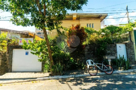 Sobrado à venda com 4 quartos, sendo 1 suíte, em Jabaquara, São Paulo, SP
