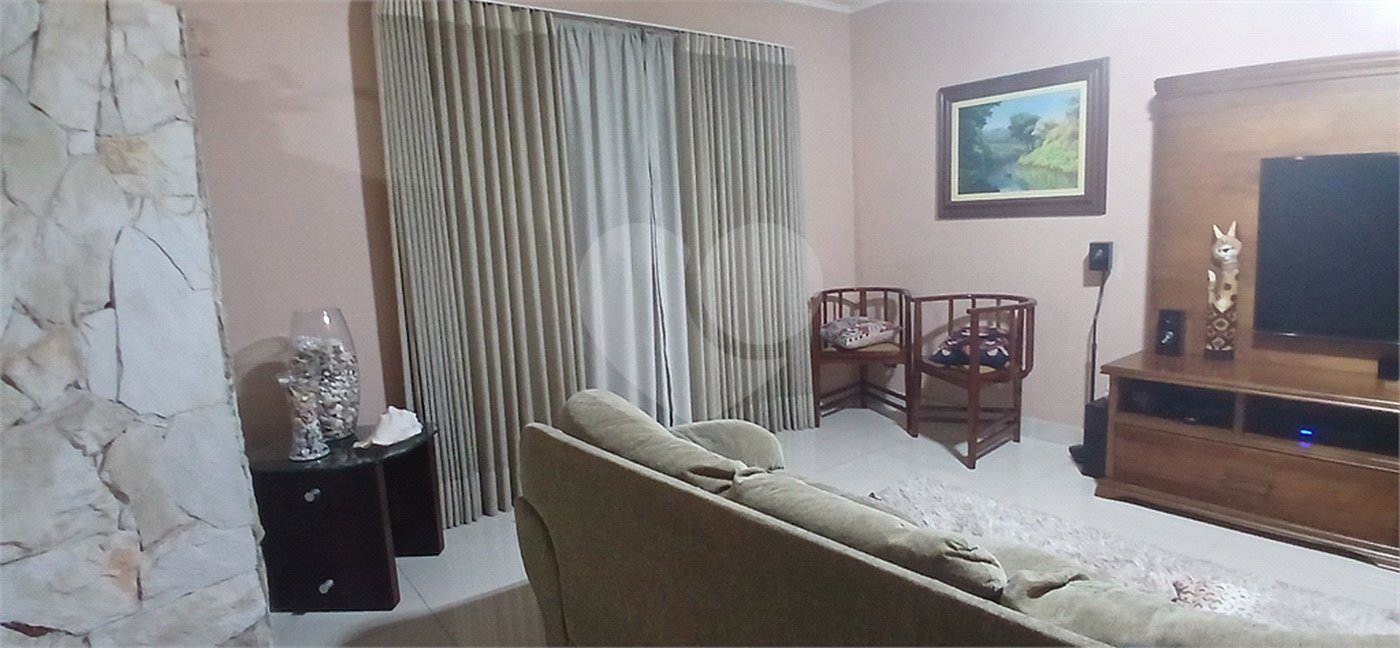 Sobrado à venda com 3 suítes em Nova Petrópolis, São Bernardo do Campo, SP