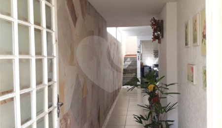 Sobrado à venda com 3 quartos, sendo 1 suíte, em Jardim Santa Mena, Guarulhos, SP