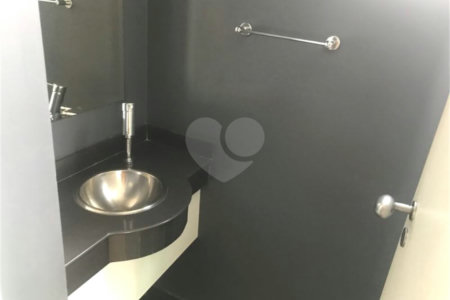 Apartamento à venda ou para alugar com 3 suítes em Moema, São Paulo, SP