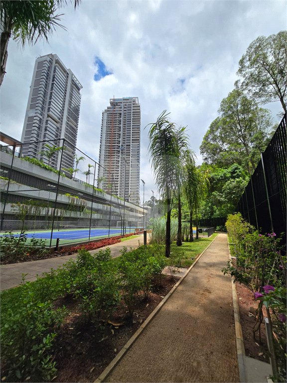 Apartamento à venda com 2 suítes em Jardim Morumbi, São Paulo, SP