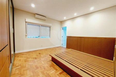 Casa à venda com 3 suítes em Lapa, São Paulo, SP