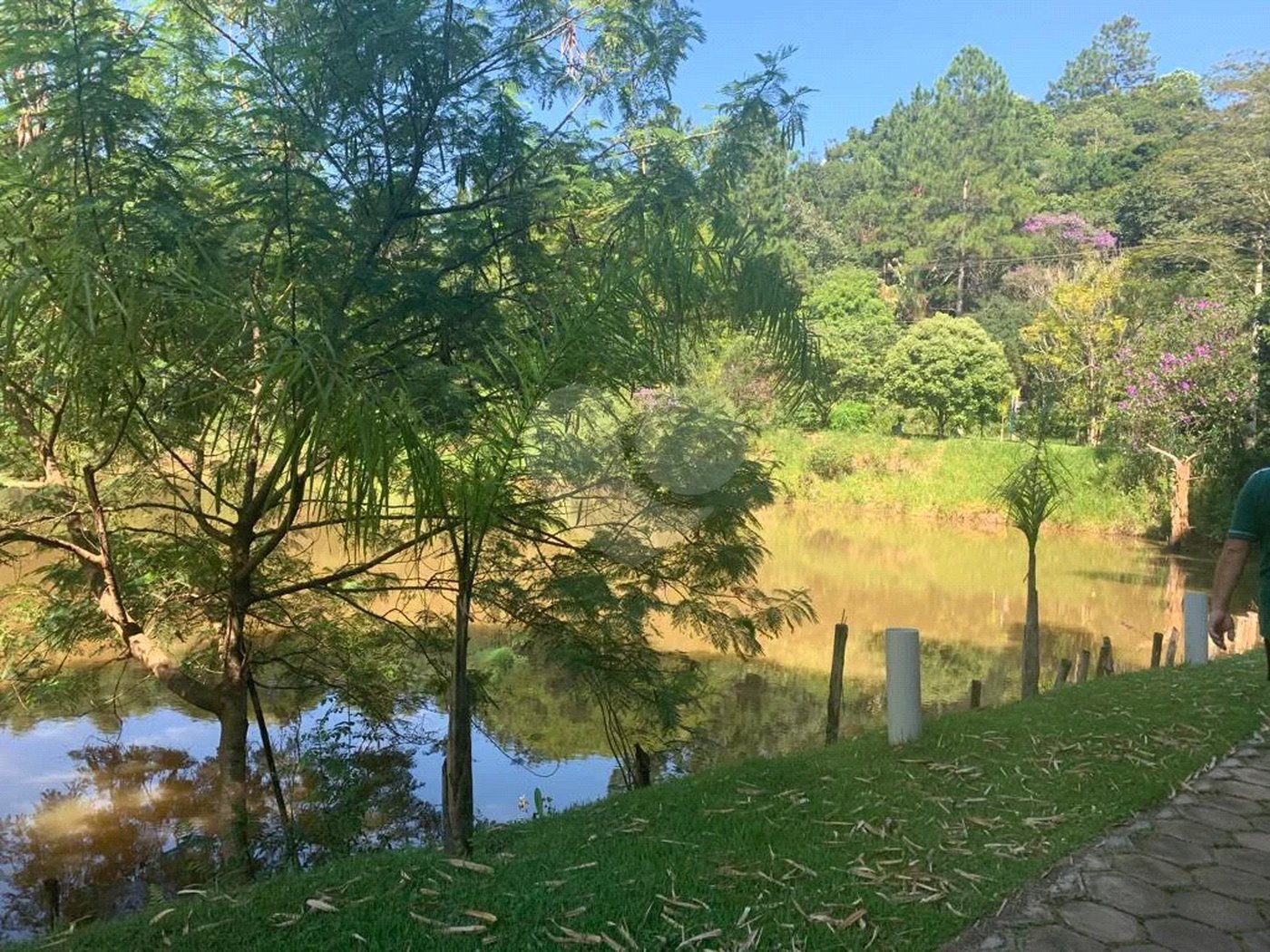 Casa à venda com 10 quartos, sendo 3 suítes, no condomínio Chácaras Campo Verde, Campo Limpo Paulista - SP