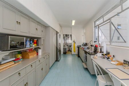 Apartamento à venda com 4 quartos, sendo 1 suíte, em Santa Cecília, São Paulo, SP